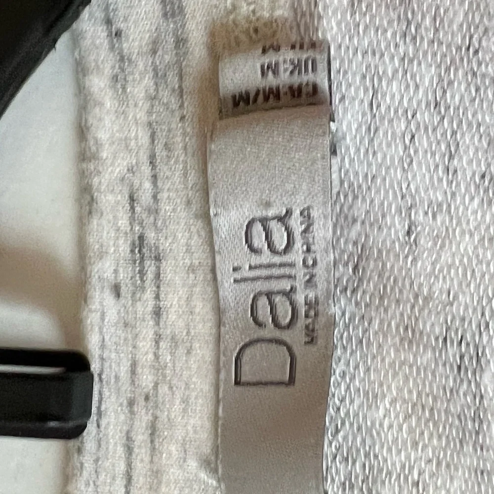 Dalia White and Grey Crewneck Long Sleeve Top Size Medium - Picture 4 of 5